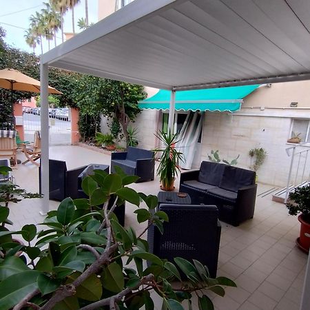 Hotel Della Piazzetta Varazze Bagian luar foto
