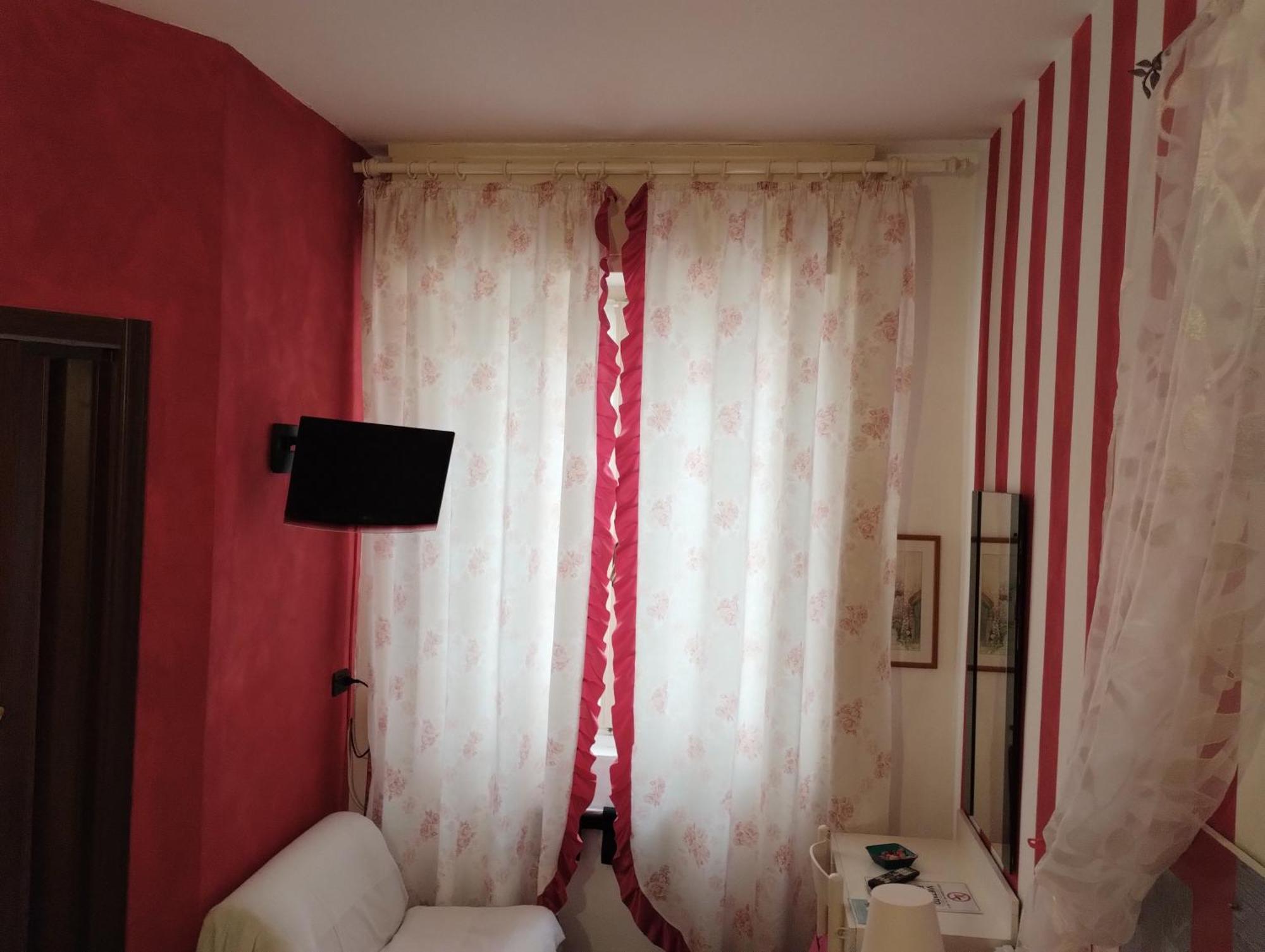 Hotel Della Piazzetta Varazze Bagian luar foto