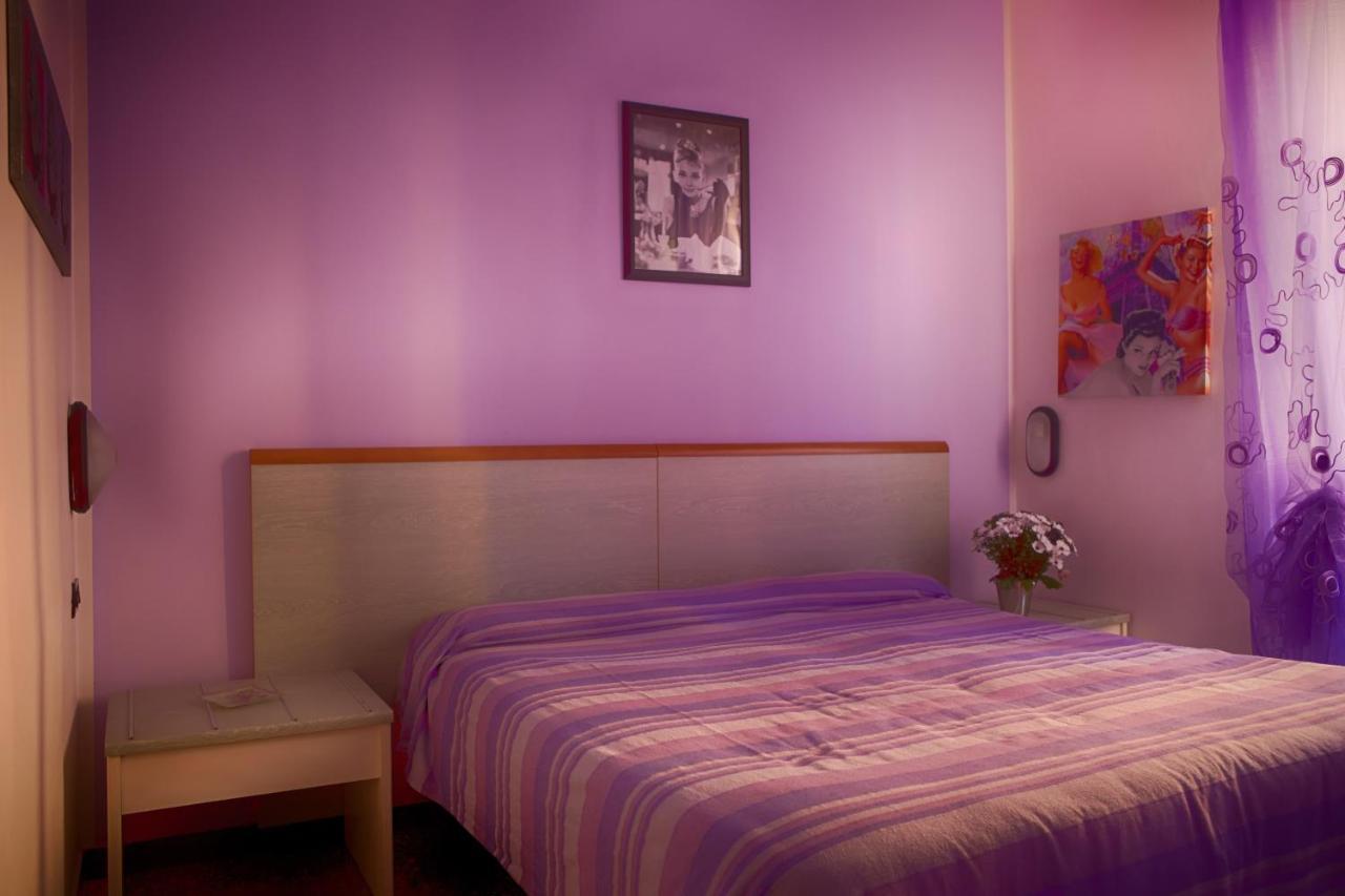 Hotel Della Piazzetta Varazze Bagian luar foto